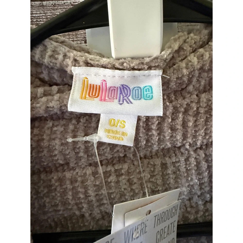 LuLaRoe Mimi OS Shawl Wrap Chenille Cable Knit Fringe Taupe Gray NWT